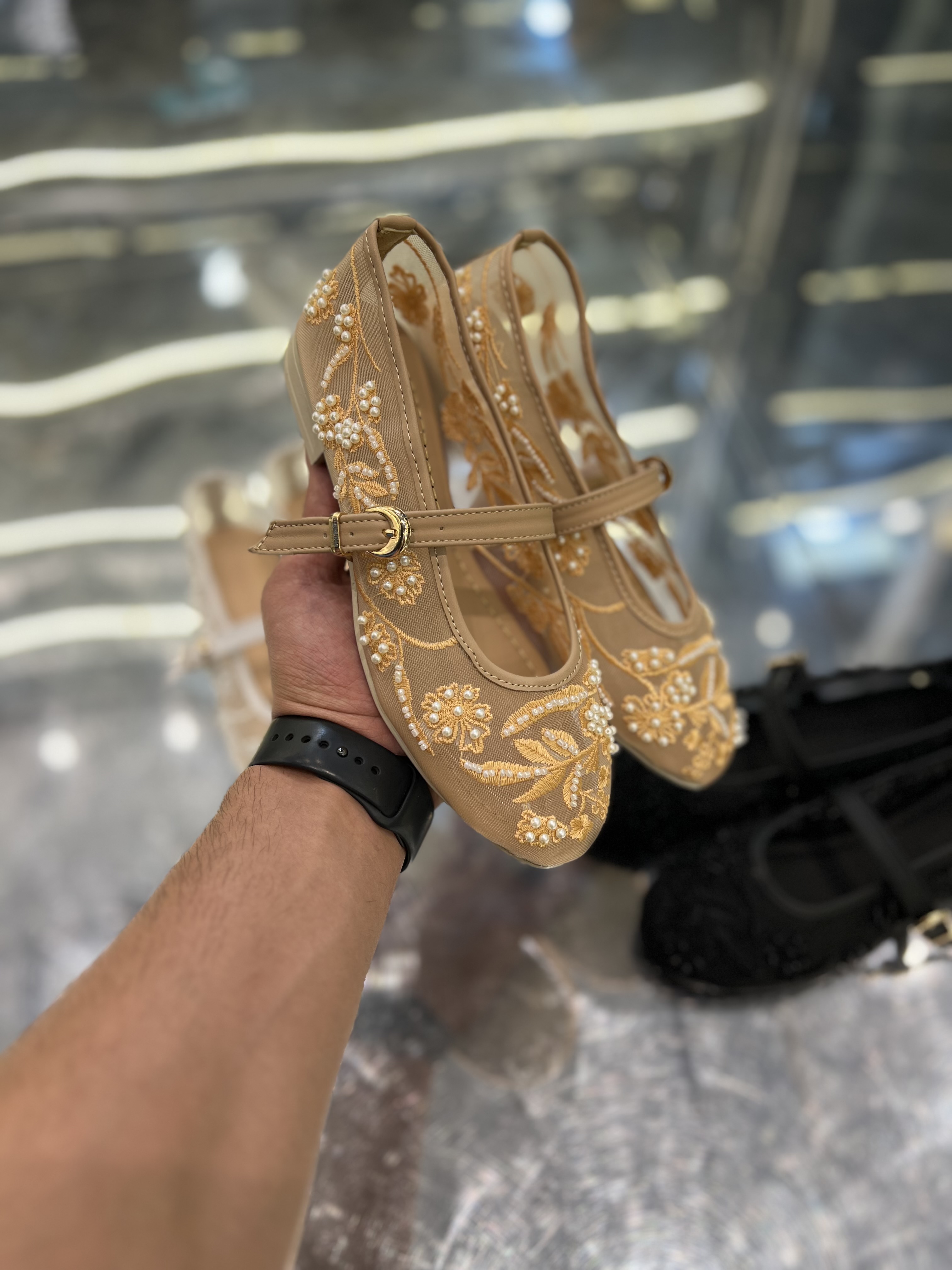 کالج زنانه مرواریدی جنس تور گلدوزی شده